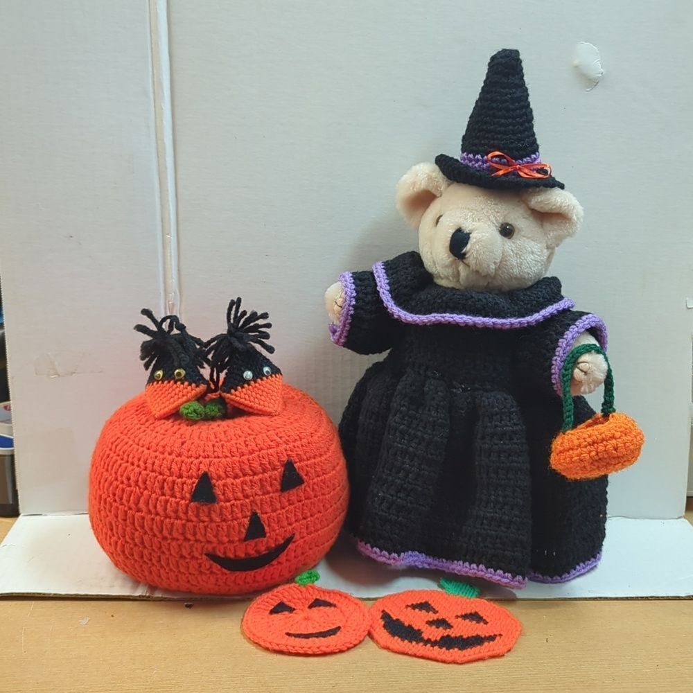vintage crochet Halloween witch 18" doll dress, Pumpkin,‎ And More